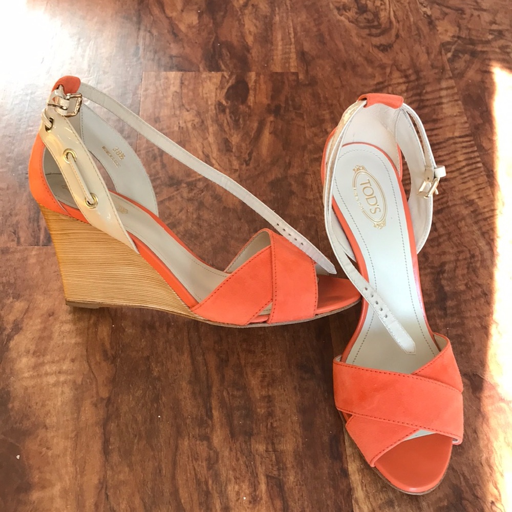 Tod’s suede wedges